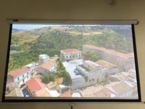 Chiếu rõ nét kể cả phòng có nhiều ánh sáng 